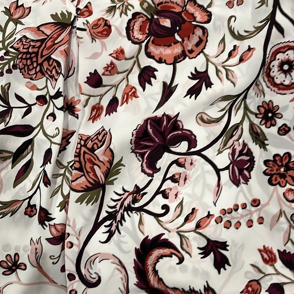 Like brand new!  Loft Outlet Sleeveless Top XL - Picture 5 of 9